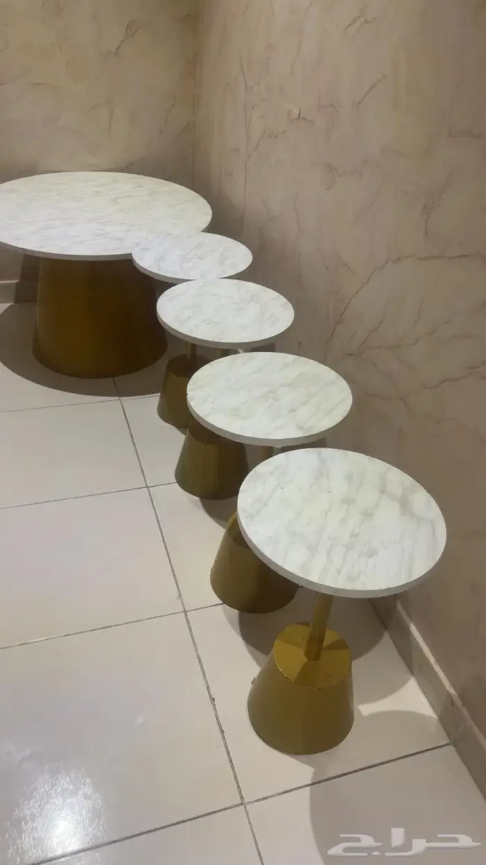 طاوله للبيع مع طاوله خدمه 0