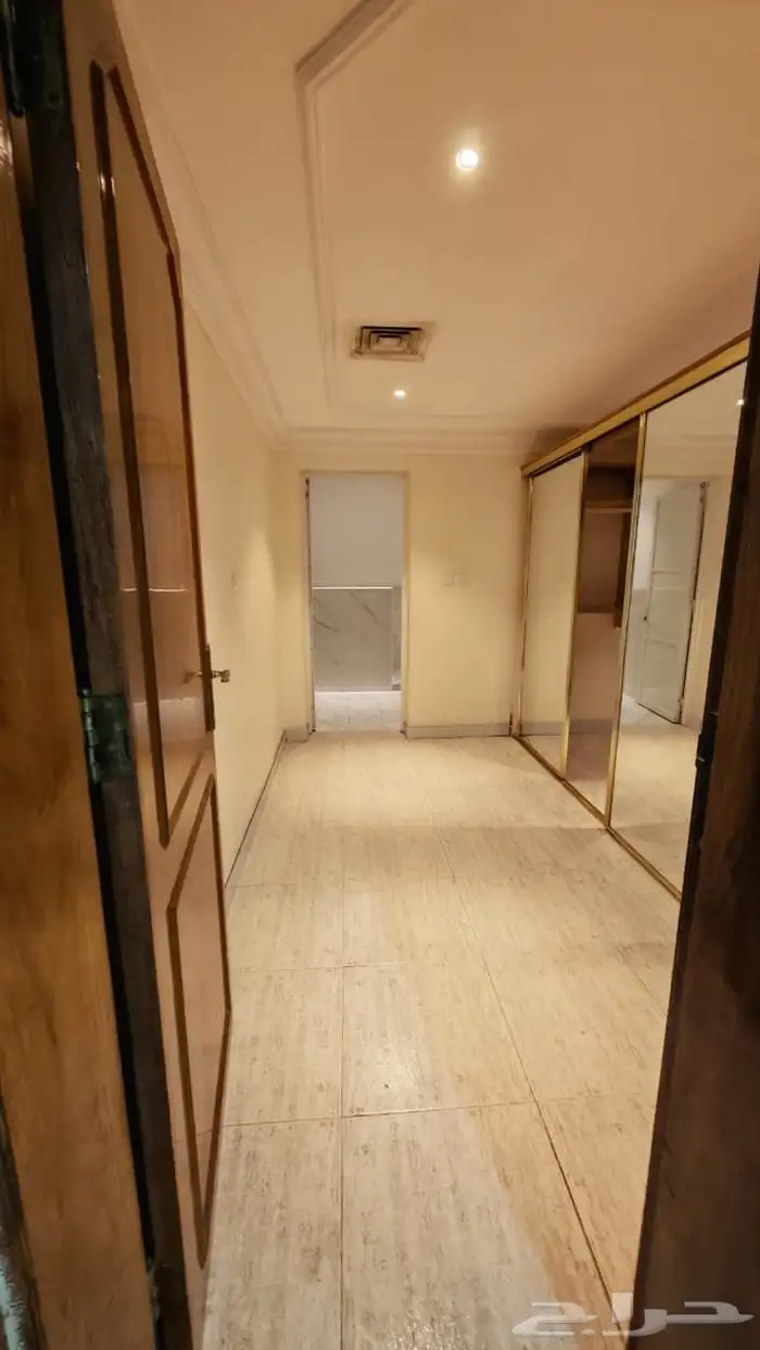 فيلا واسعة للايجار 534م 22