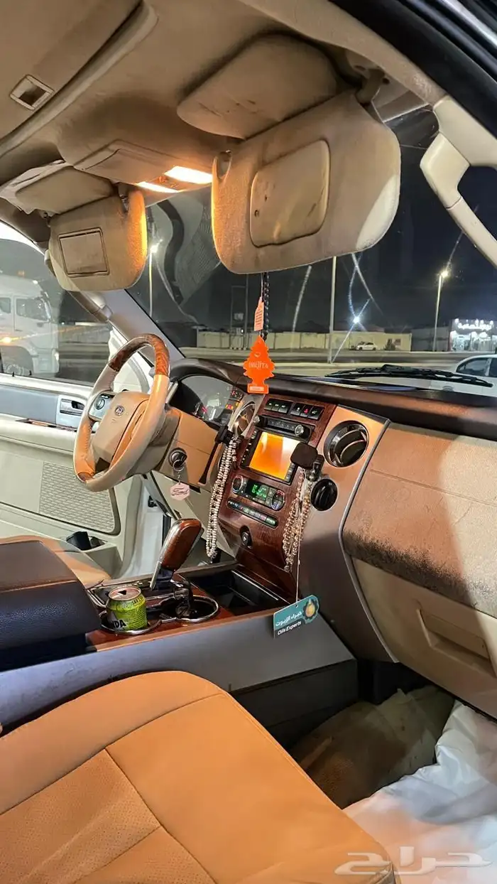 للبيع فورد اكسبيدشن 2010 فل كامل اول مالك كل شي وكاله 18