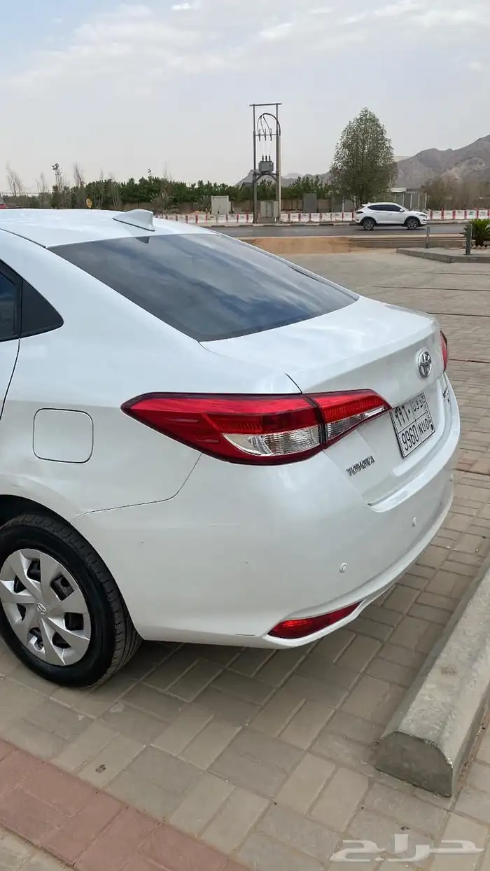 يارس 2021 ابيض وكاله 21