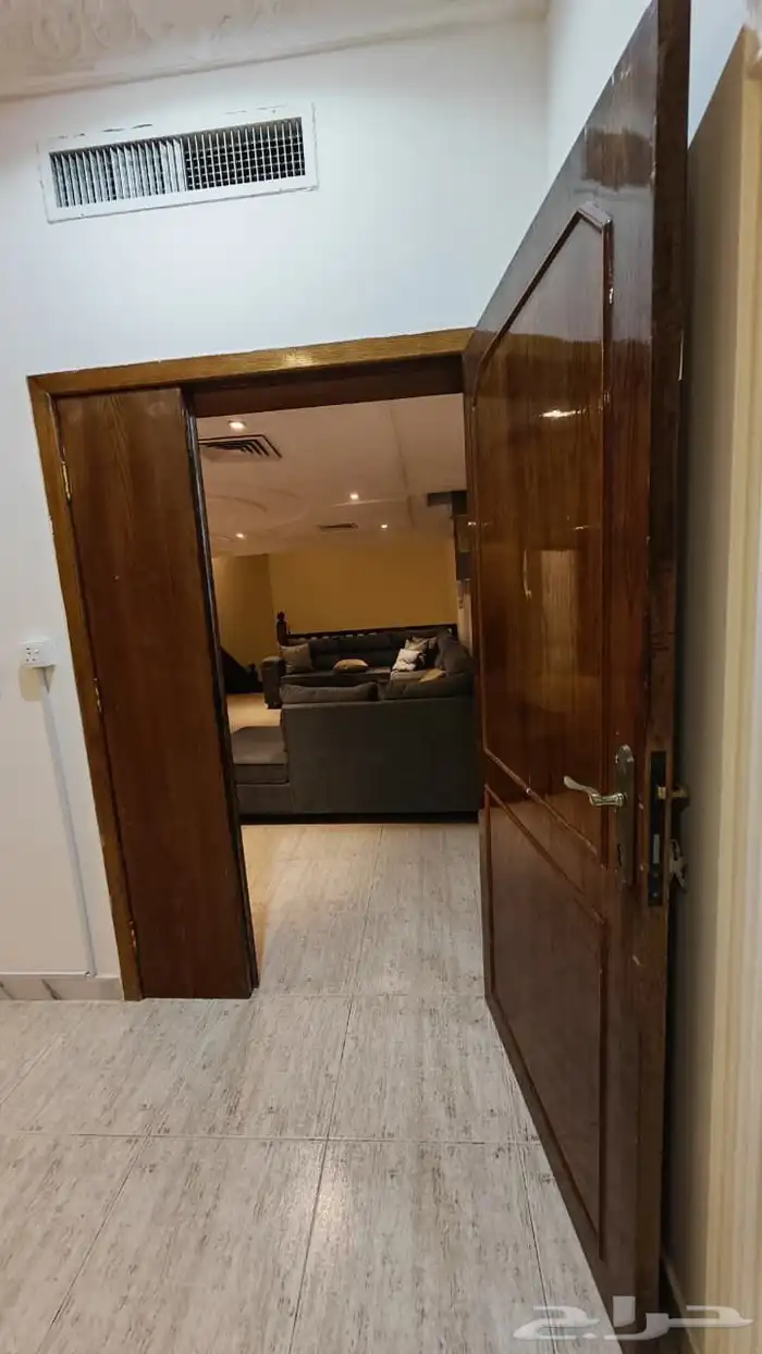 فيلا واسعة للايجار 534م 20
