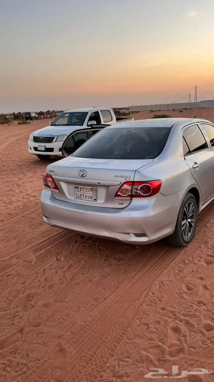 للبيع كورولا 2013 قير عادي مكينه وقير شرط الممشى 300 3