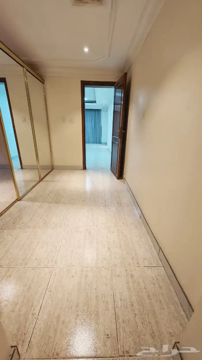 فيلا واسعة للايجار 534م 9