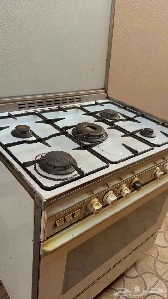 فرن   مكينه خياطه 0