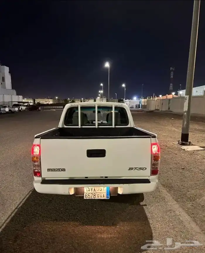 ونيت مازدا 2011 bt50 نظيف جدا 2