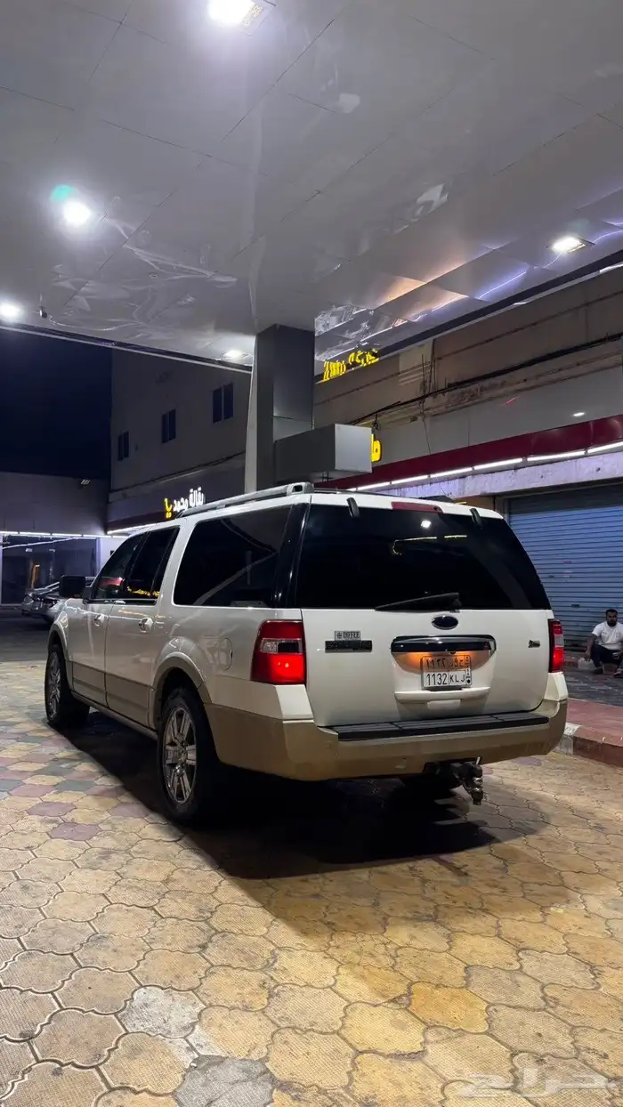 للبيع فورد اكسبيدشن 2010 فل كامل اول مالك كل شي وكاله 7