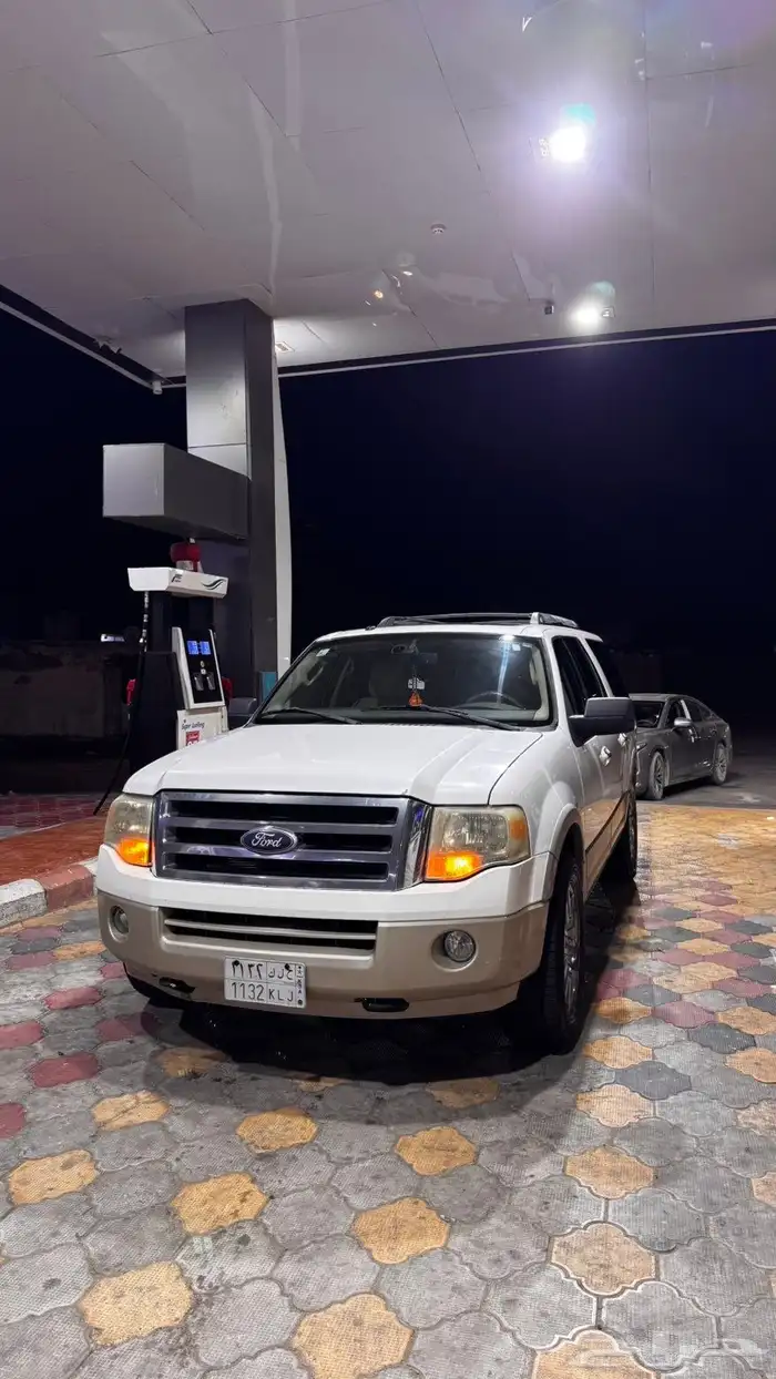للبيع فورد اكسبيدشن 2010 فل كامل اول مالك كل شي وكاله 1