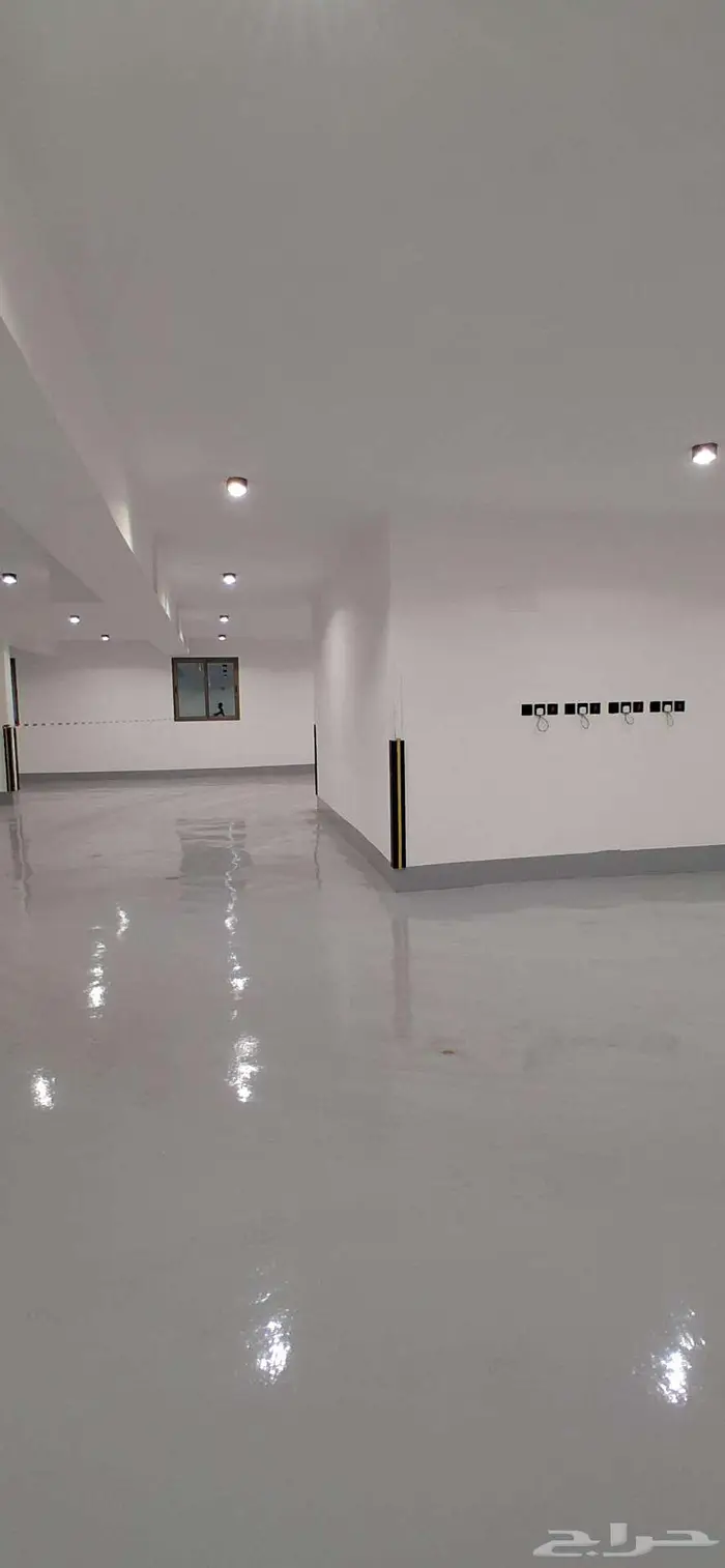 للإيجار شقة جديدة فاخره بتصميم عصري في حي العريض 2