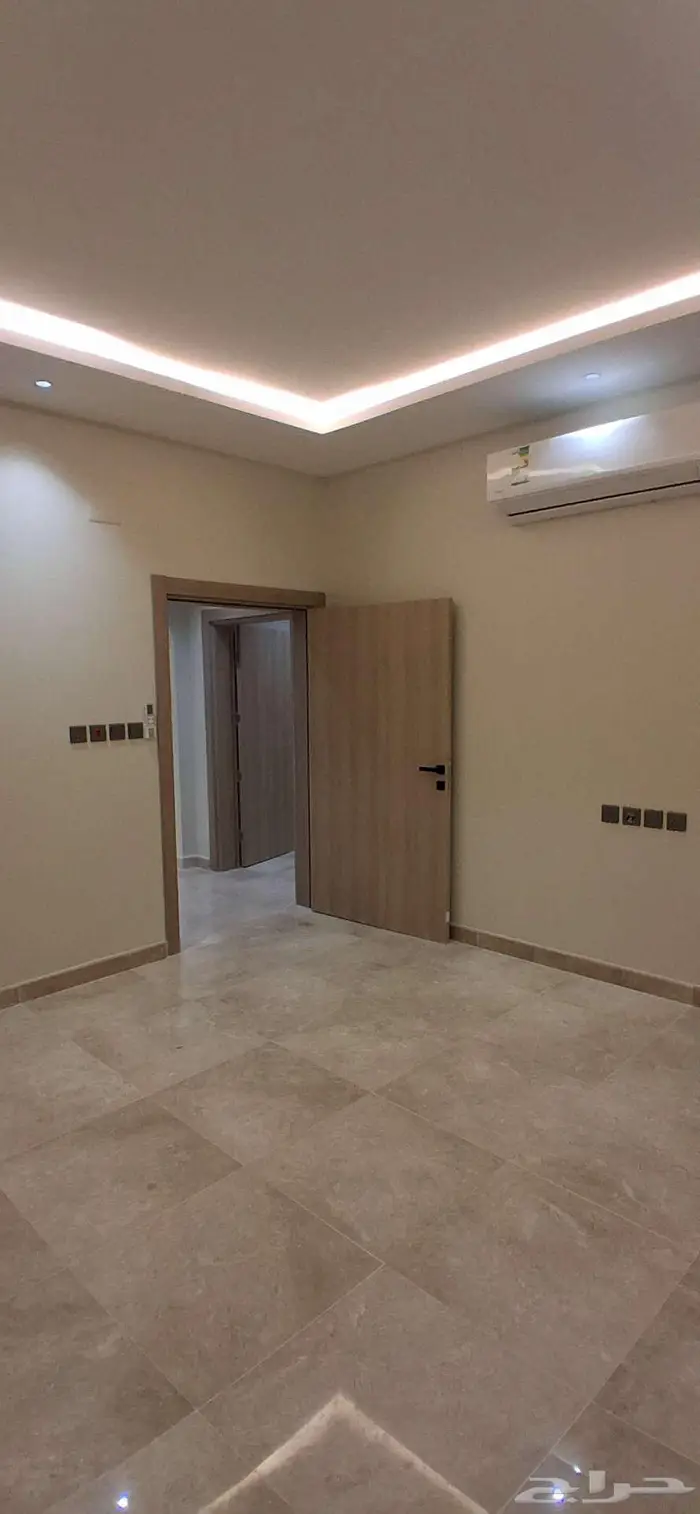 للإيجار شقة جديدة فاخره بتصميم عصري في حي العريض 20