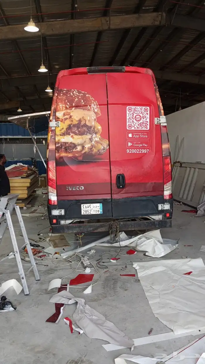 استيكرات وبنرات مشاريع كبيره مواجدين على مدار الساعه 10