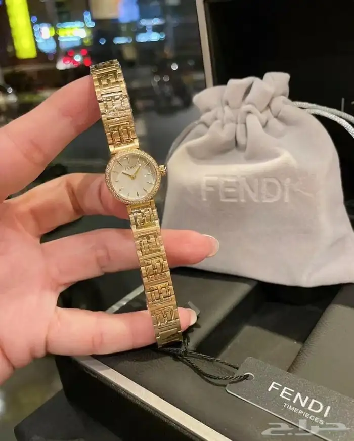 ساعه فندي نسائي 10