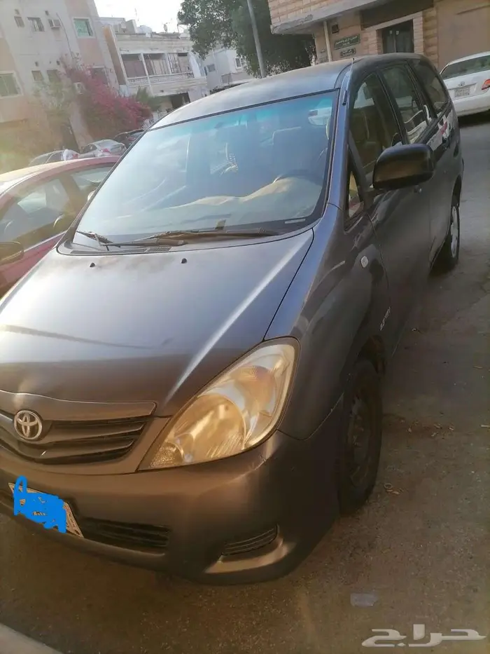 سيارة انوفا 2011 3