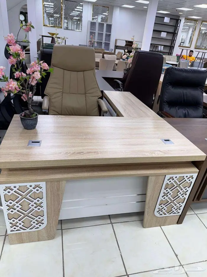 اثاث مكتبي جديد مكاتب ادارية خشب مودرن فخم مع كراسي ودولاب 8
