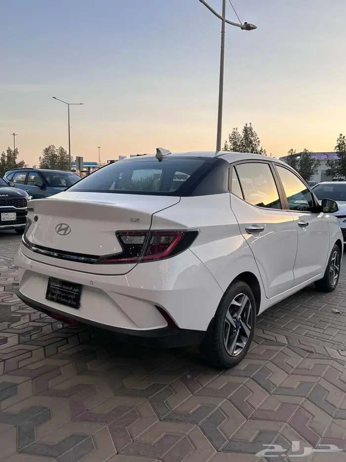 هيونداي جراند أي 10 16