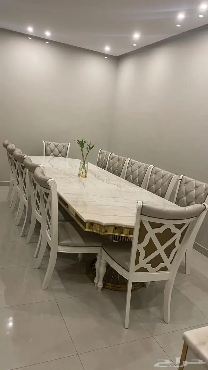 طاولة طعام و12كرسي بتصميم أنيق ماشالله 0