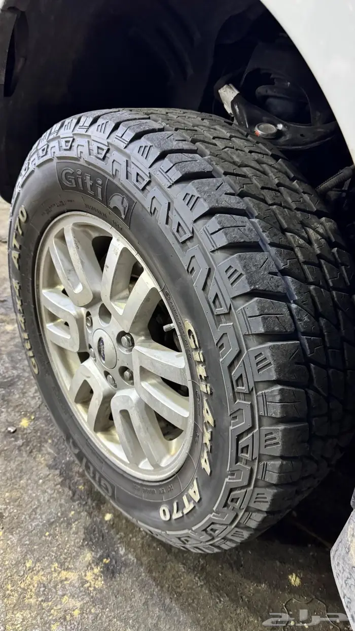 للبيع كفرات نص حجريين 265 65 18 7