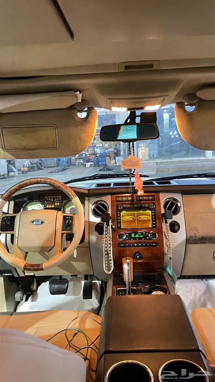 للبيع فورد اكسبيدشن 2010 فل كامل اول مالك كل شي وكاله 17