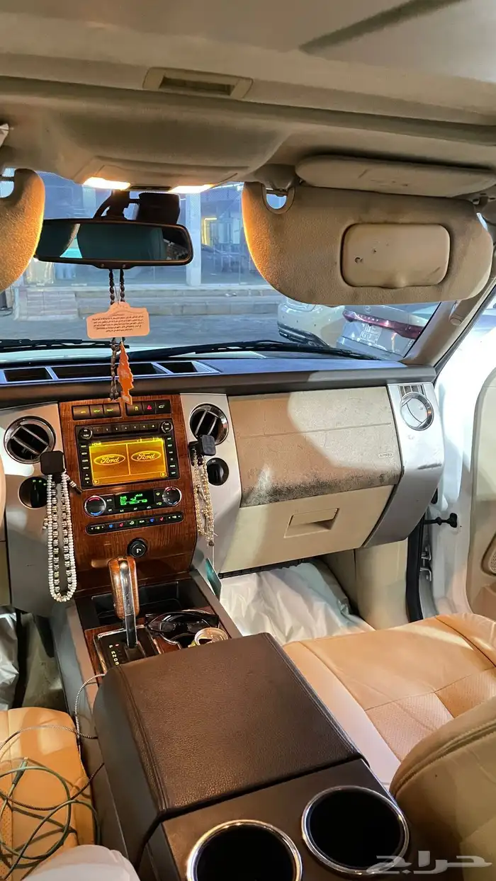 للبيع فورد اكسبيدشن 2010 فل كامل اول مالك كل شي وكاله 13