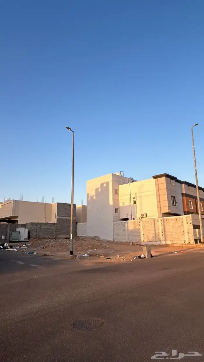 ارض للبيع حي النبلاء على شارعين 0