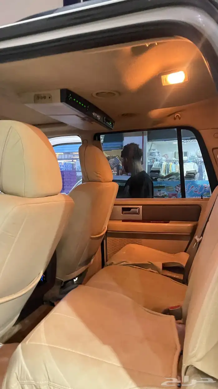 للبيع فورد اكسبيدشن 2010 فل كامل اول مالك كل شي وكاله 16