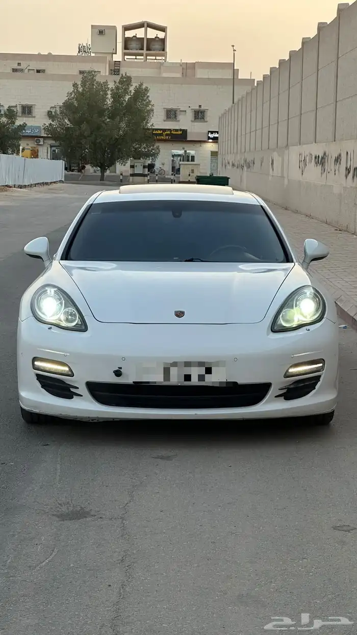 بورش باناميرا 2011 0