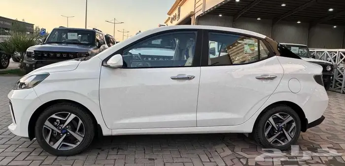 هيونداي جراند أي 10 3