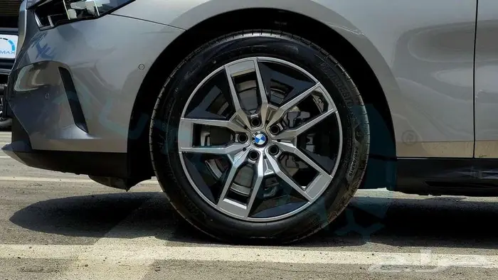 2025 BMW 5-SERIES 520i 2.0T RWD GCC 0Km ضمان الوكيل 21