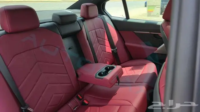 2025 BMW 5-SERIES 520i 2.0T RWD GCC 0Km ضمان الوكيل 15