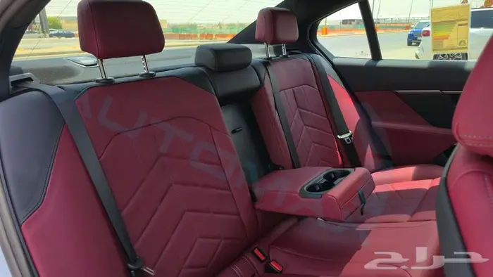 2025 BMW 5-SERIES 520i 2.0T RWD GCC 0Km ضمان الوكيل 24