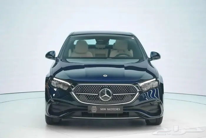 مرسيدس E 200 موديل 2026 أصفار خليجي أزرق أبيض 1