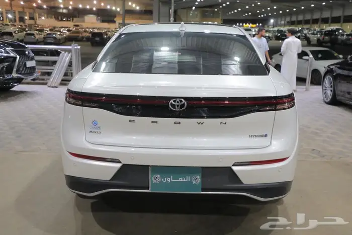 تويوتا كراون ماجيستا فل كامل بانوراما جلد دبل هايبرد 2023 5