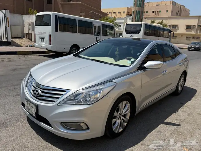 Well Maintained Azera 2014  Valid Fahas  Just Buy And Use 9