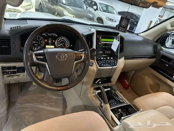 للبيع  تويوتا لاند كروزر GXR V6 موديل 2021 5