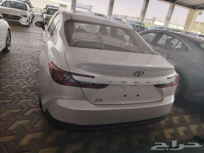 كامري LE بنزين 2025 3