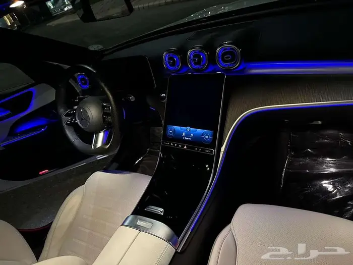 مرسيدس C300e 2023 شبه جديد 15