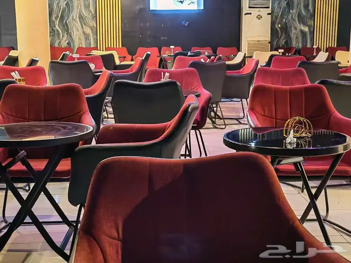 اثاث واجهزه وثلاجات وفريزرات و كراسي و طاولات وليزرات وغيرها 1