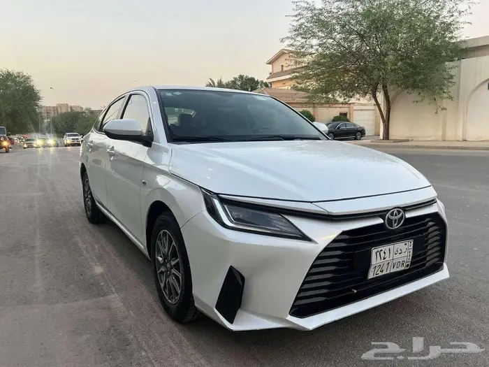 تويوتا يارس 2023 نص فل بدي وكاله مالك واحد نظيف جدا 5