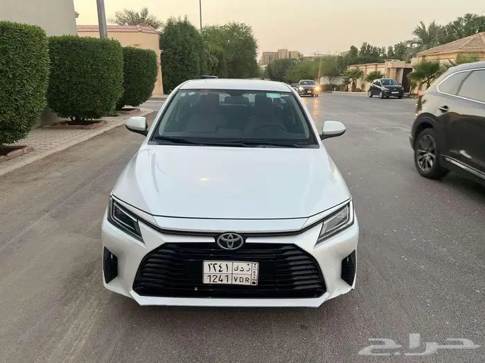 تويوتا يارس 2023 نص فل بدي وكاله مالك واحد نظيف جدا 3