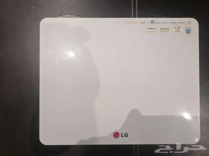 للبيع بروجكتر ال جي Full HD 7