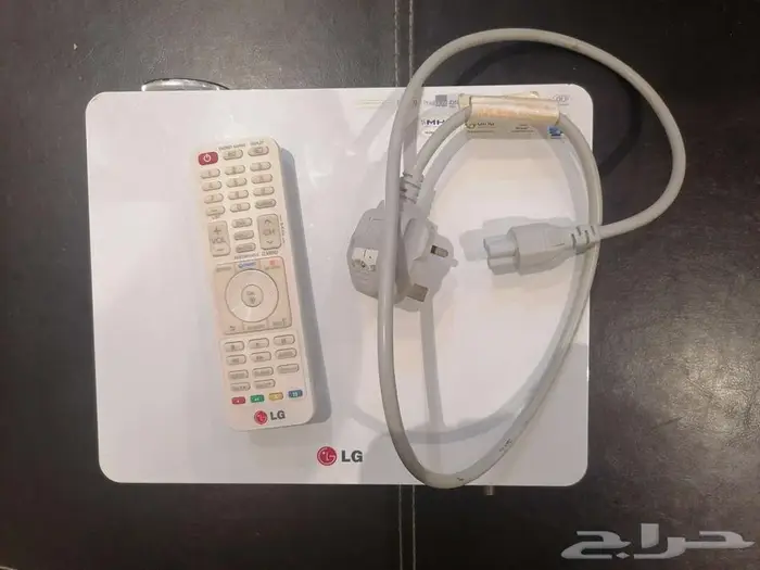 للبيع بروجكتر ال جي Full HD 9