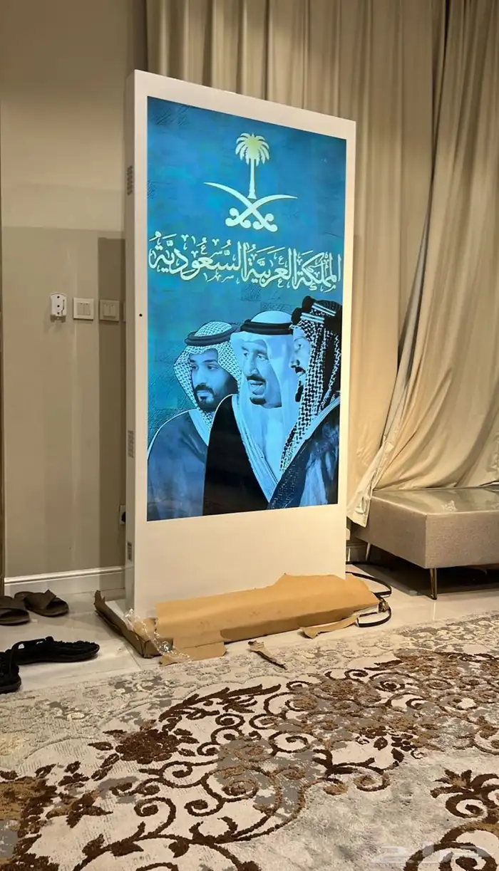 شاشة اعلانات طولية 2