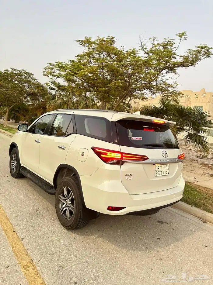 TOYOTA FORTUNER FOR SALE 3