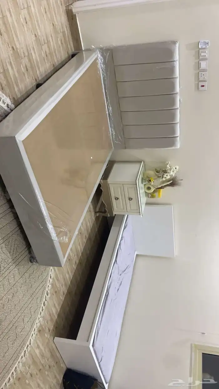 دولاب كبير و تسريحه كبيره و سرير كلها جديده و استخدام حشمه 2