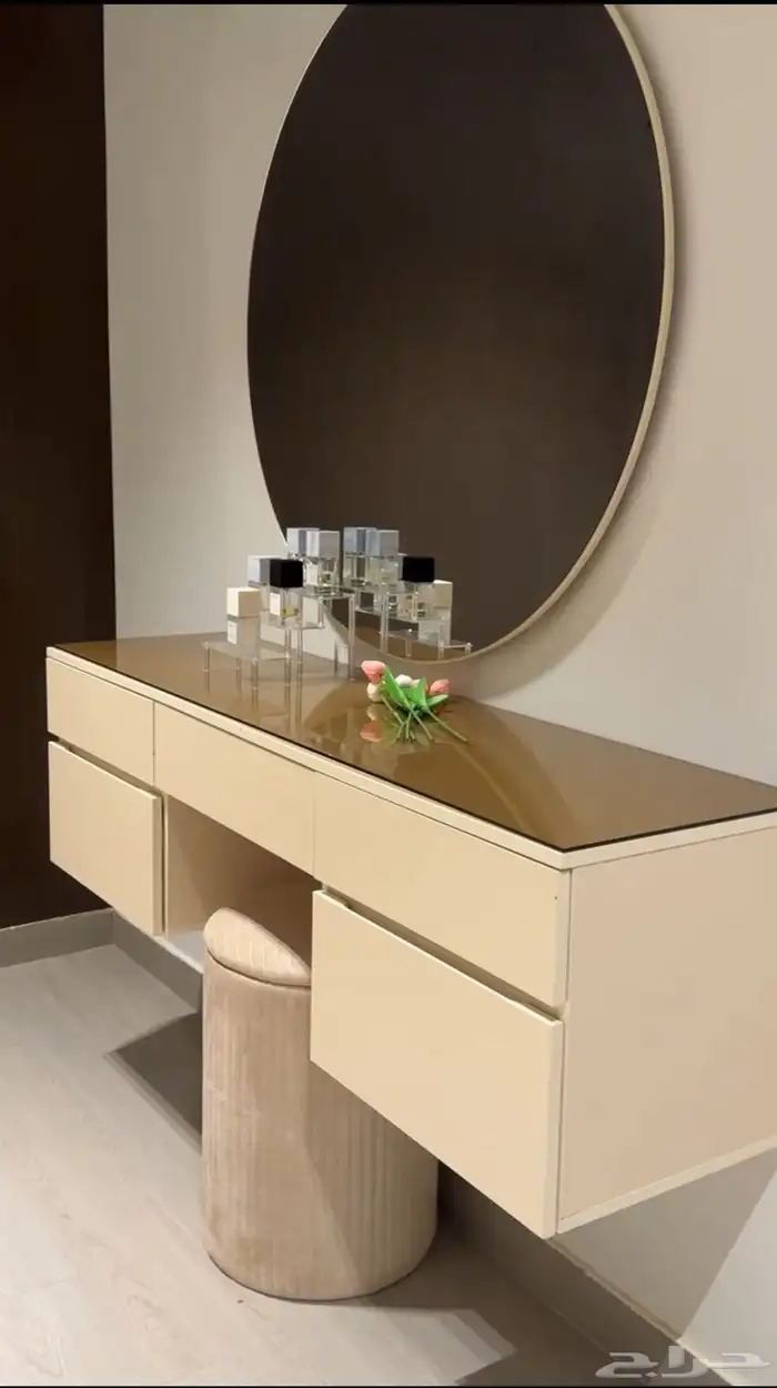 تسريحه   2 كومدينات   مرايه كبيره 0