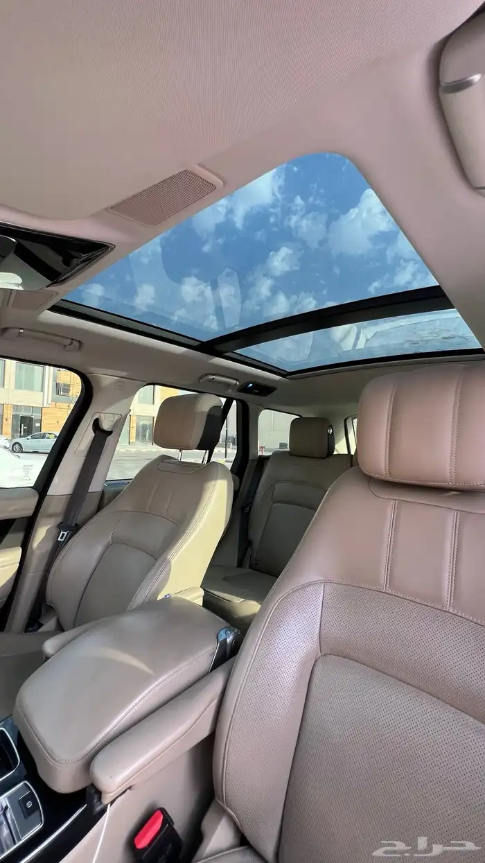 رنج روفر Vogue P400 موديل  2020 23