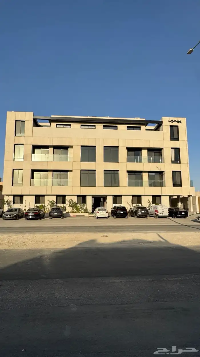 شقه جديدة للبيع في حي النرجس 0