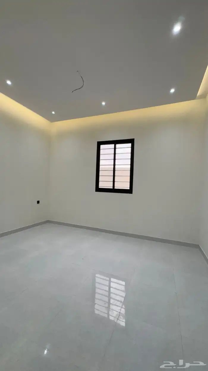 للبيع دور مستقل على ارض كامله حى دره الخميس 13