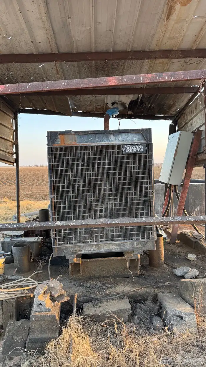 مكينة فولفو ومعه قير أمريكي 200 إحصان 1