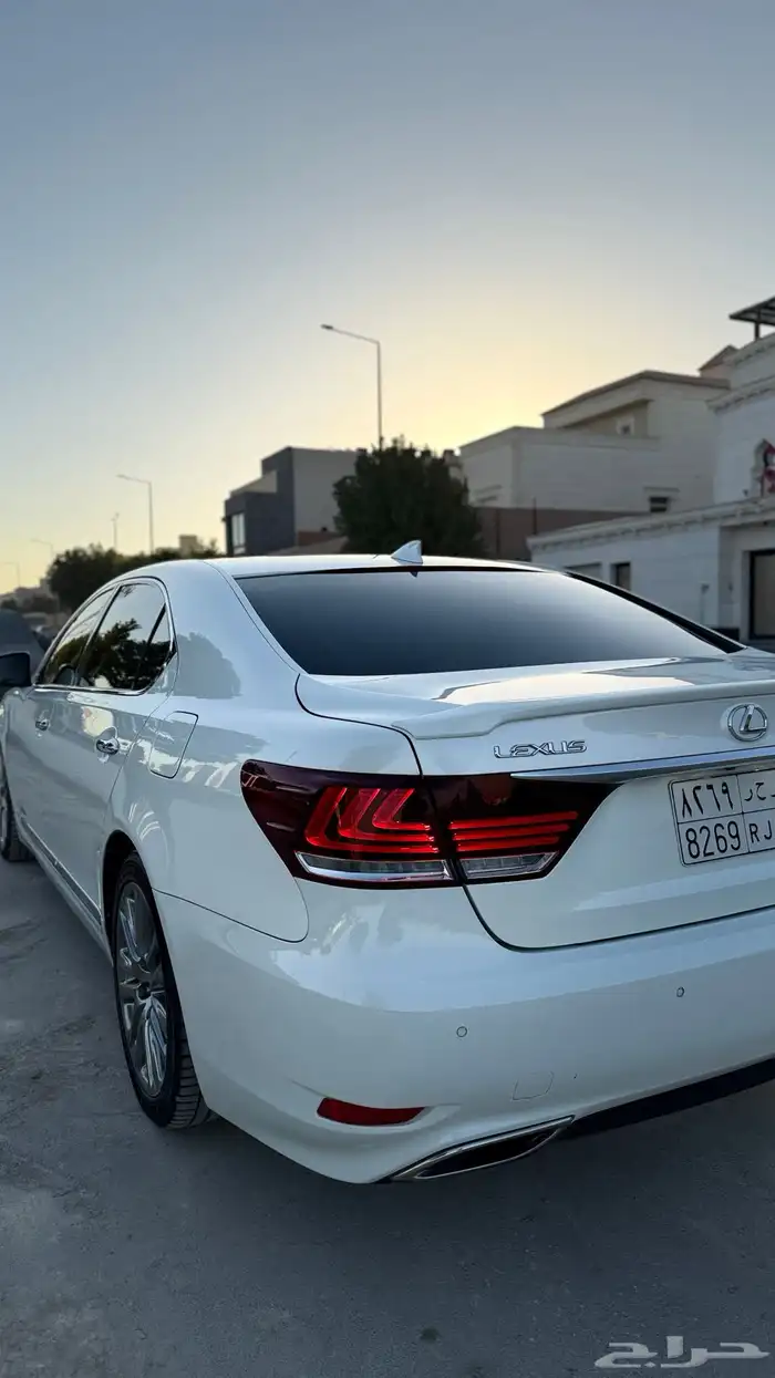 لكزس LS460L (2014) 6