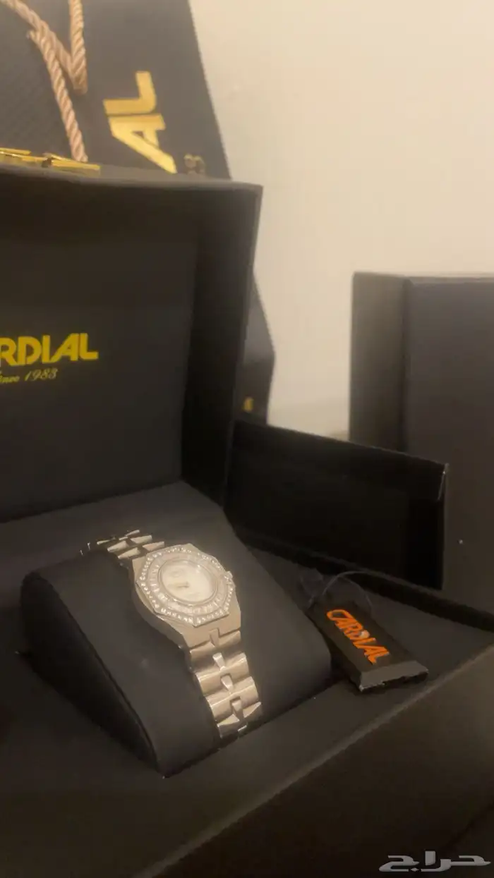ساعة ماركة كارديال 1